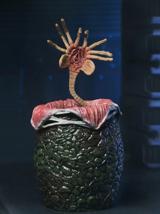 Buy Ultimate Warrior Xenomorph (Black) 40th Anniversary - 7" Scale Action Figure - Aliens - NECA Collectibles from Costume Super Centre AU