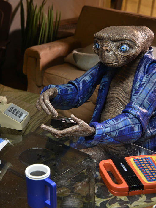Buy E.T. Ultimate Telepathic 40th Anniversary - 7" Scale Action Figurine - E.T. The Extra-Terrestrial - NECA Collectibles from Costume Super Centre AU
